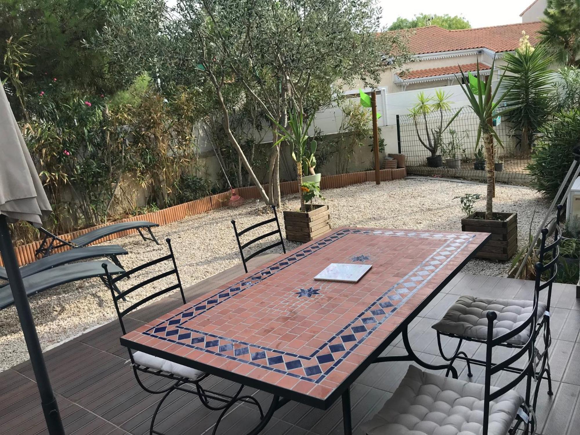 דירות פרונטיניאן La Largatera מראה חיצוני תמונה